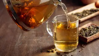 Опасные добавки нашли в популярных марках чая в Казахстане