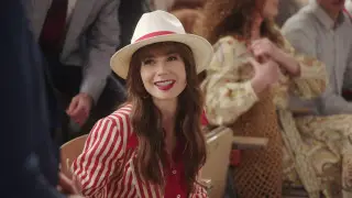 Netflix продлил сериал “Эмили в Париже“ на шестой сезон