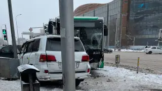 Авария с участием автобуса произошла в центре Астаны