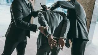 Наркотики и проституция: в Турции продолжают задерживать знаменитостей