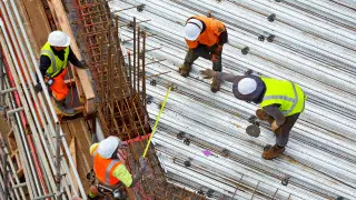 Как проверить застройщика и кто отвечает за безопасность домов в Казахстане