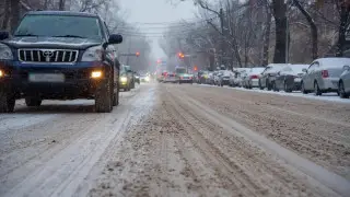 Снегопад в Алматы: о чем шутят и на что жалуются казахстанцы