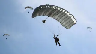 Не раскрылся парашют: в Актобе начался суд по делу о гибели 18-летнего курсанта