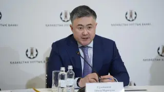 Курс 1500 тенге за доллар: глава Нацбанка попросил “закрыть тему“