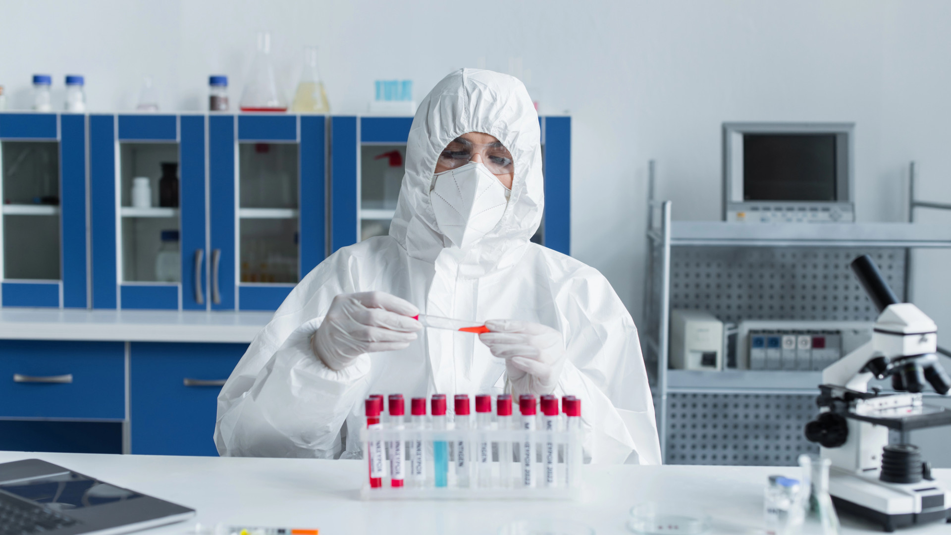 Врач-инфекционист