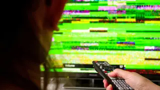 Казахстанцев снова предупредили о возможных сбоях в работе ТВ и связи