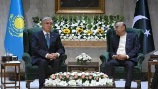 Токаев провел переговоры с президентом Пакистана Асифом Али Зардари
