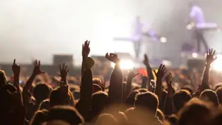 Песни иностранных артистов будут проверять перед концертами в Казахстане