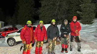 Фонарик спас жизнь застрявшему на скале туристу в горах Алматы