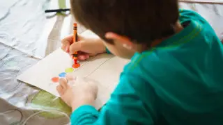 Школы и детские сады в ЗКО испытывают нехватку логопедов и дефектологов