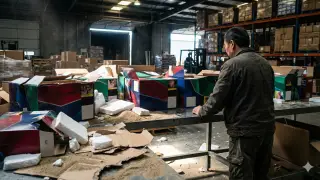 Казахстанцу продали вместо сигарет коробки с песком и пенопластом