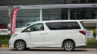 “Ваша машина — ваша ответственность“ — эксперт о запрете на праворульные авто