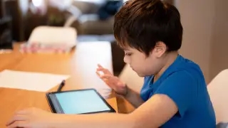 Школьников Караганды перевели на дистанционное обучение