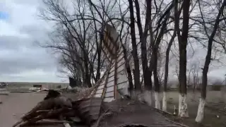 Сильный ветер оставил без света и газа десятки сел в Жамбылской области