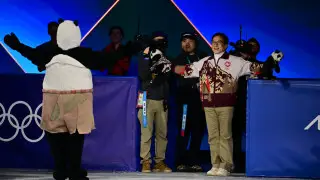 Панда на льду: как Шайдоров впечатлил Джеки Чана на гала-концерте Олимпиады