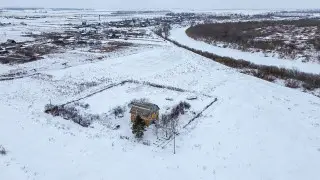 Робинзон из Ольшанки: как казахстанцу приходится ползком пробираться к собственному дому