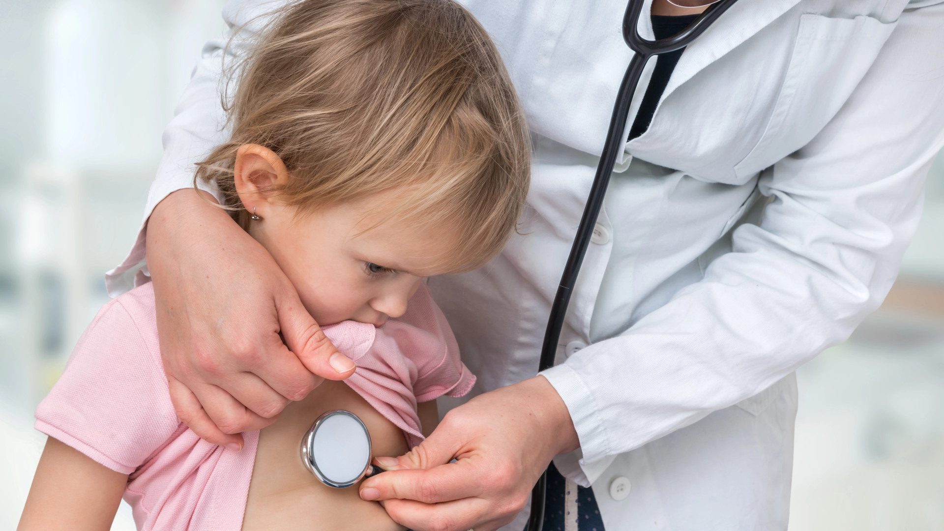 Ребёнок на приёме у врача-педиатра