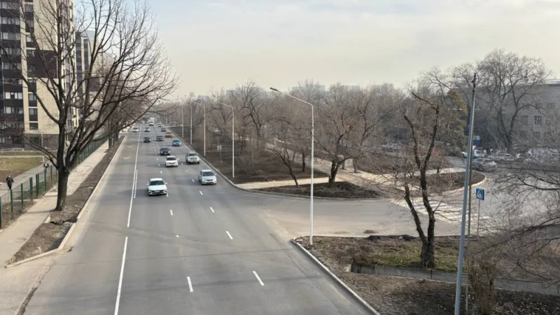 Строительство BRT на проспекте Райымбека / Январь 2026 года / Фото: Ақбота Сіләм
