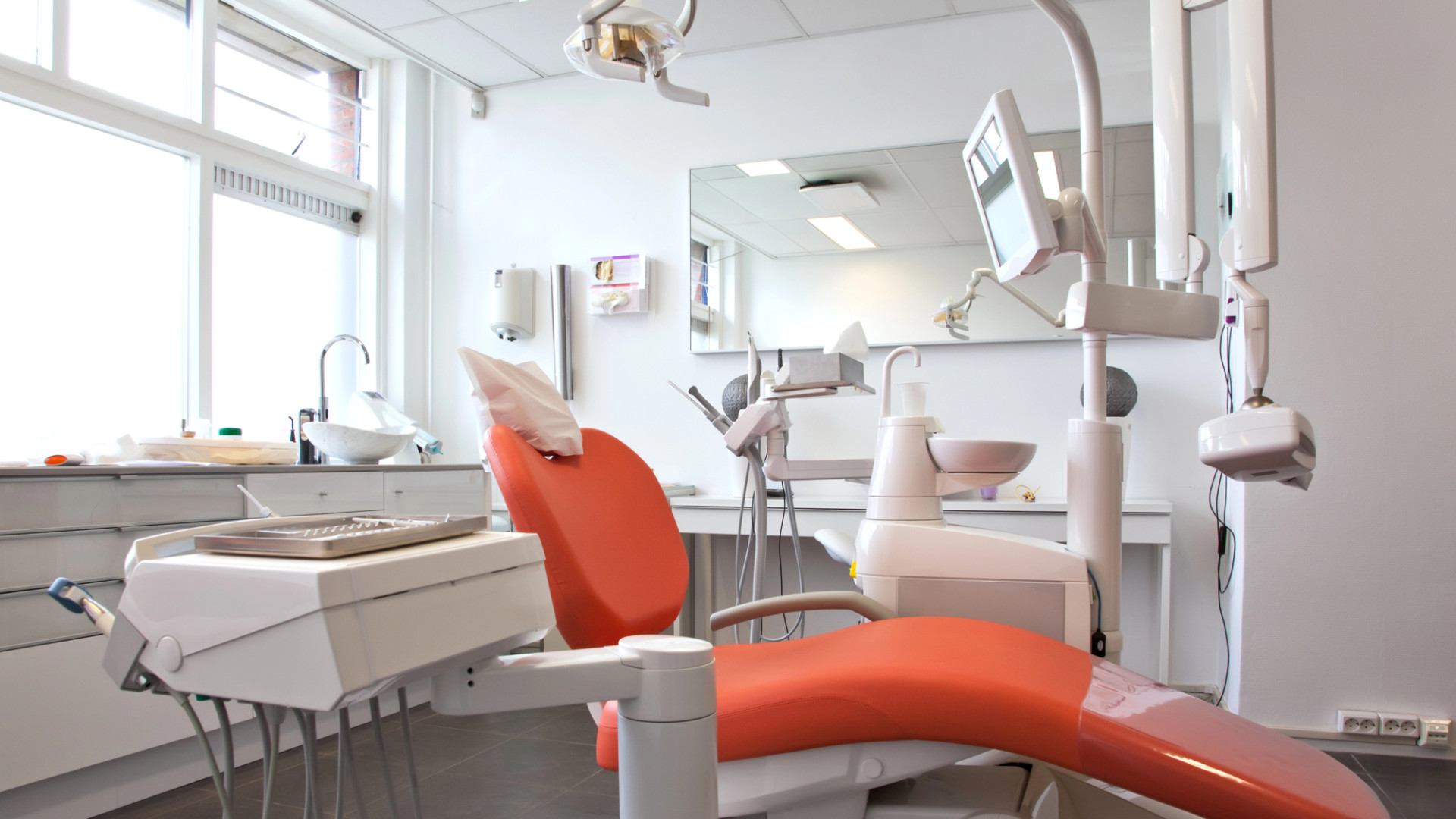 Лечение зубов за счёт пенсионных могут вернуть: названа дата