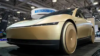 Cybercab без руля и педалей: Tesla адаптирует роботакси для незрячих