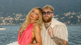 Скандальный блогер подарил своей невесте роскошное авто за медаль Олимпиады