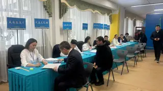 Олжас Бектенов проголосовал на референдуме