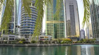 Пятизвездочные отели Дубая почти вдвое снизили цены на фоне войны