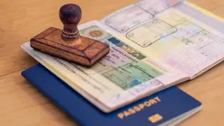 “Лучше не шутить“: эксперт назвал опасные для туристов фразы