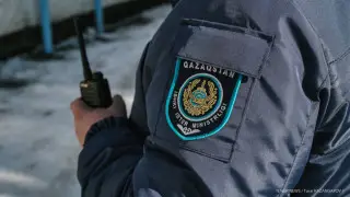 Разбили дверь ради газировки: в Караганде подростки “взломали“ донерную