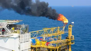 Иран предупредил о скорых авиаударах по нефтяным объектам стран Персидского залива