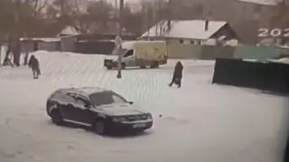 В Караганде столб насмерть придавил вышедшую из магазина женщину