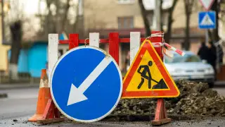 Участок улицы Жарокова перекрыли на несколько дней в Алматы