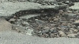 Асфальт сошёл вместе со снегом, жалуются жители Усть-Каменогорска