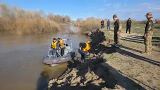 Вертолёт, водолазы и десятки людей: в Актюбинской области ищут школьника