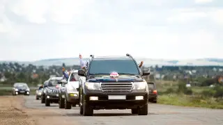 Свадебный кортеж устроил беспредел на дороге: что грозит водителям и пассажирам