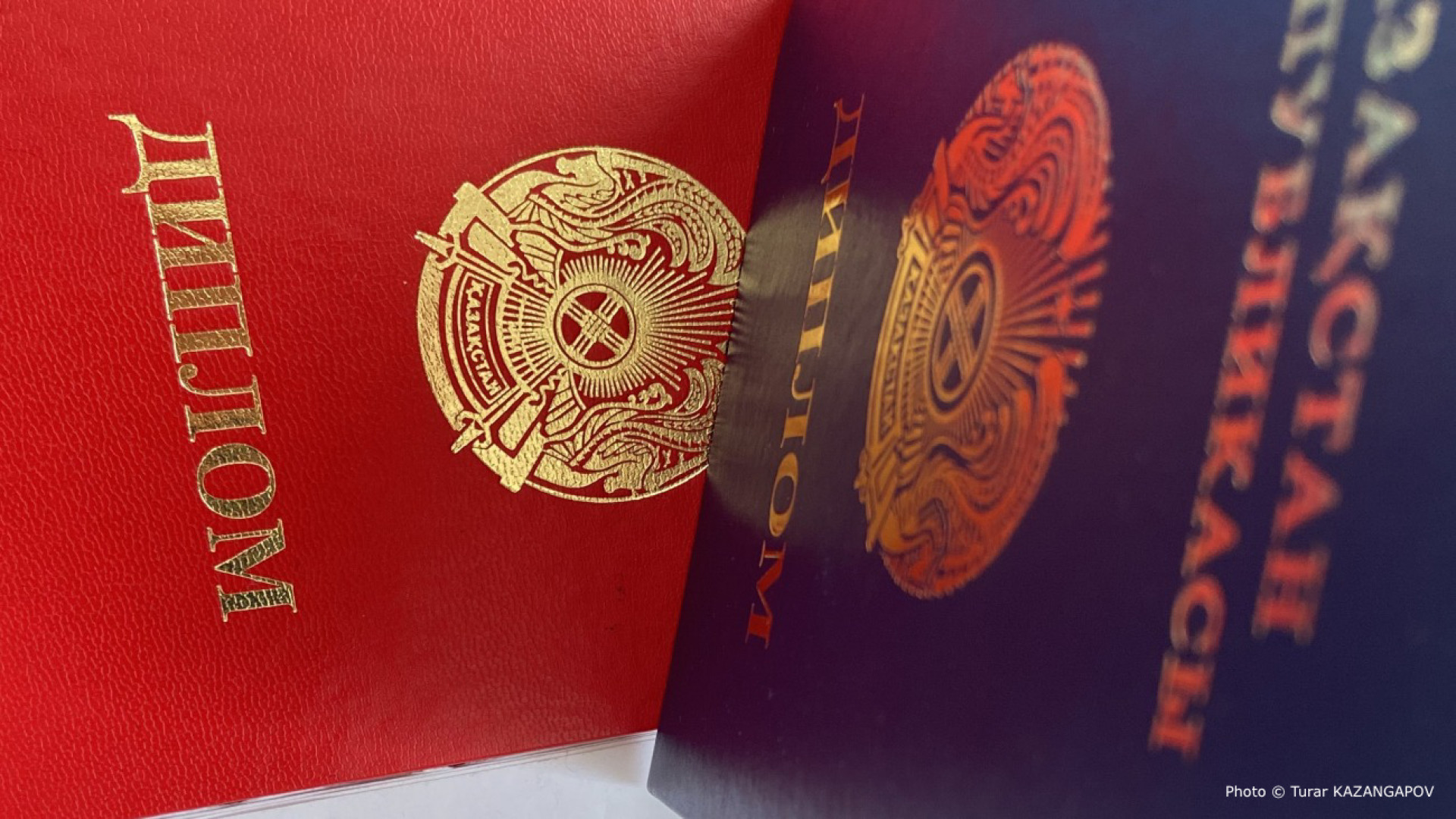 “Бакалавр за 2 года“. Министр отреагировал на “университет блогеров“