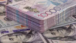 Не хранить деньги в долларах призвал казахстанцев Нацбанк