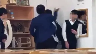 Рукоприкладство в школе Астаны - педагога сняли на видео