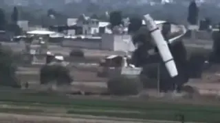 Упал носом в землю: крушение самолета сняли на видео