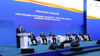 Олжас Бектенов выступил на Форуме машиностроителей Казахстана