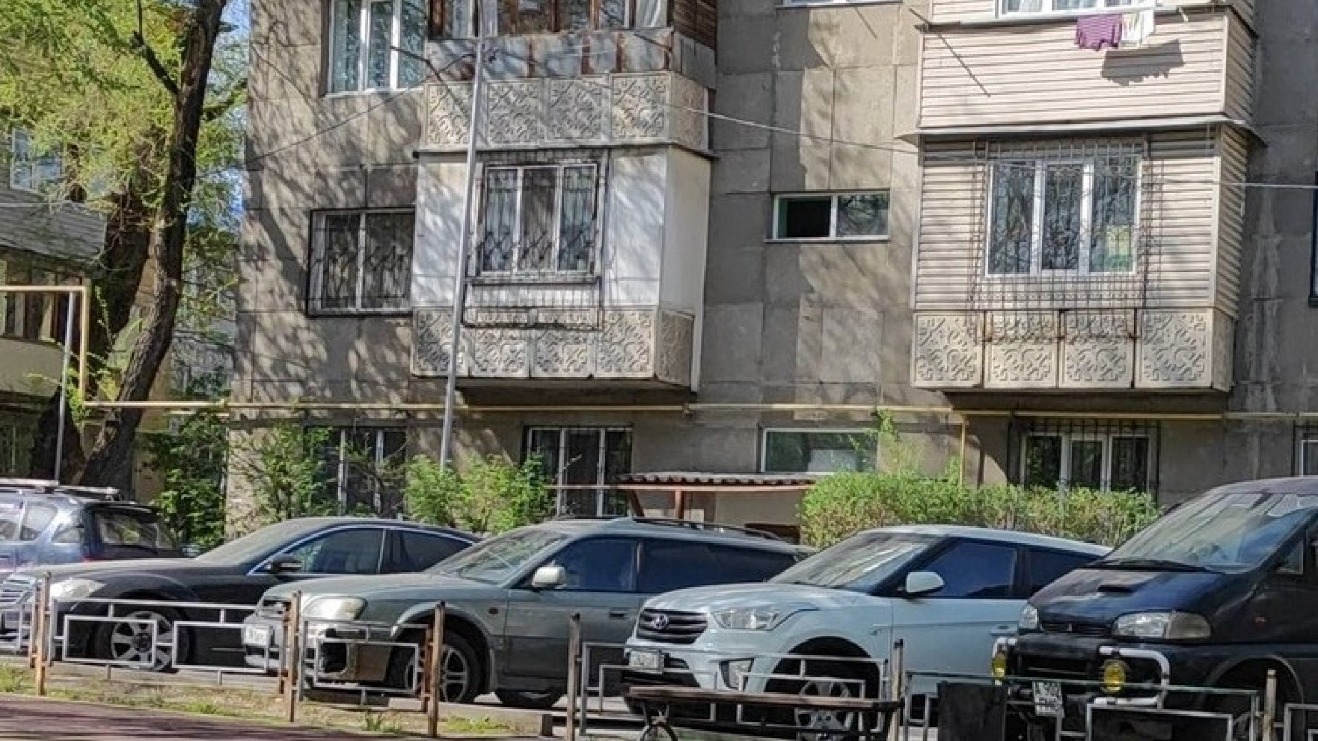 Штрафы за остеклённые балконы в Алматы – в акимате ответили на рассылку