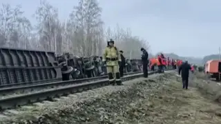 Пассажирский поезд Москва - Челябинск сошел в рельсов, пострадали 35 человек