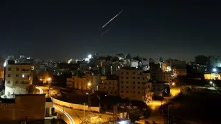 Иран атаковал военные объекты США в Кувейте, Бахрейне и ОАЭ — СМИ