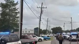 Автомобиль въехал в толпу на параде в США, пострадали 13 человек