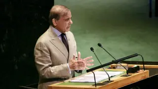 Премьер Пакистана попросил Трампа отсрочить решение по Ирану на две недели