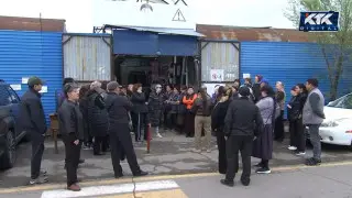 Скандал на барахолке в Алматы: больше 300 бизнесменов отказались покидать свои контейнеры