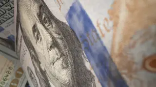 Курс доллара снова “развернулся“ на торгах в Казахстане