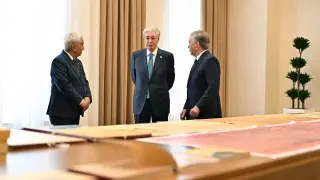 Мирзиёев передал Токаеву исторические документы