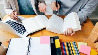 С выпускников требуют вернуть деньги - что нужно знать об отработке грантов в 2026 году в Казахстане