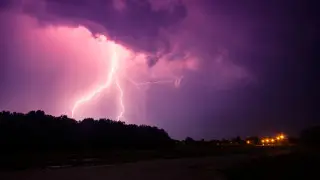 Закройте окна и оставайтесь дома - алматинцев предупредили об опасной погоде